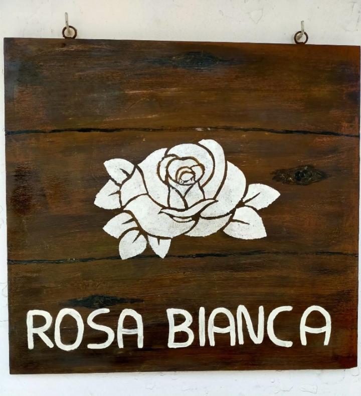 Rosa Bianca Quart Exterior foto